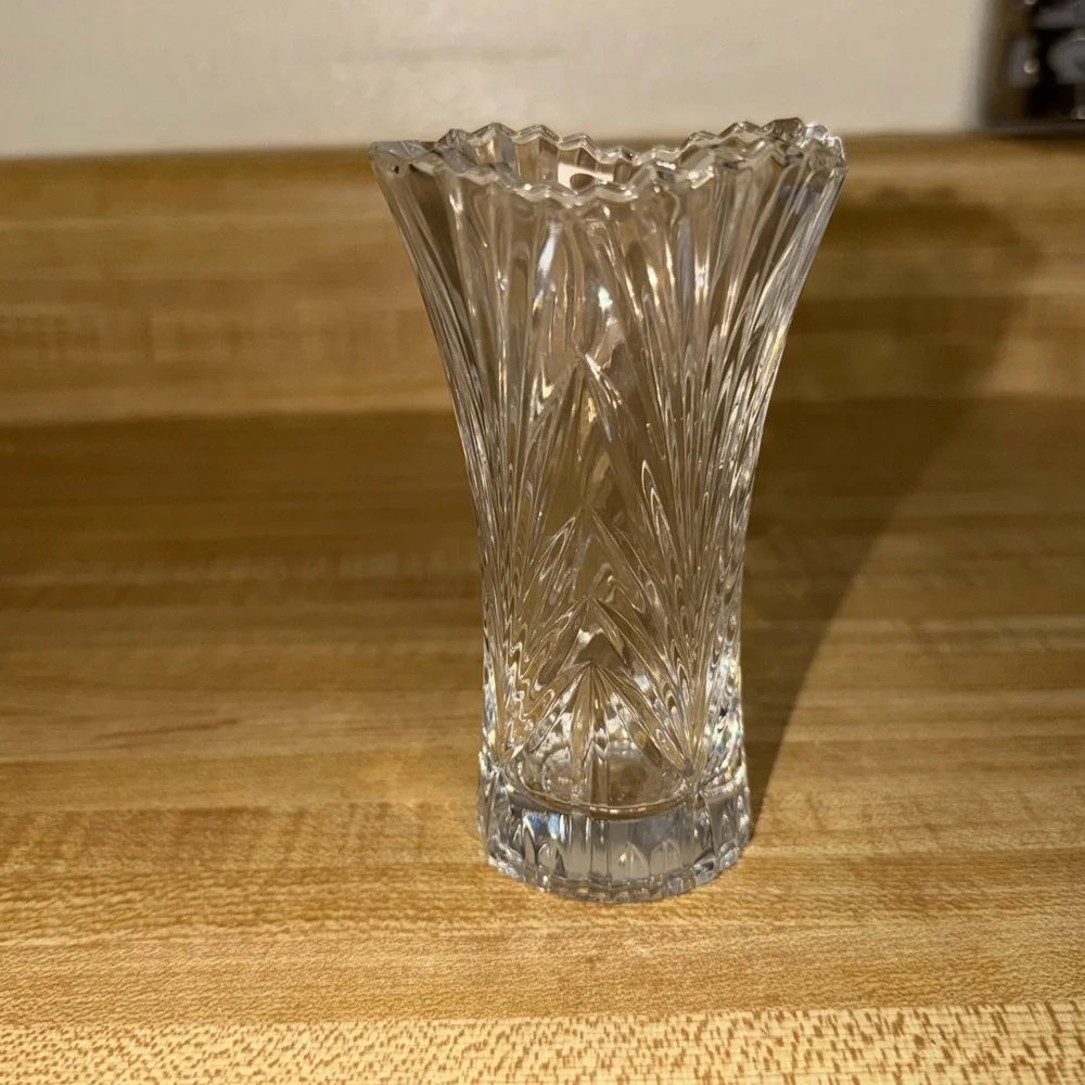 Mikasa Accent clear cut bud vase Elegant‎ Clear Glass Vase